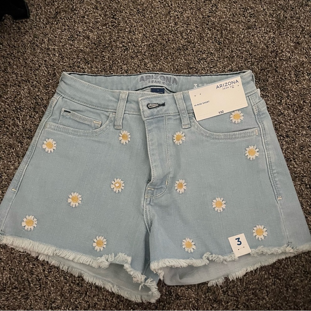 Jean shorts Size 3,brand new, flowers